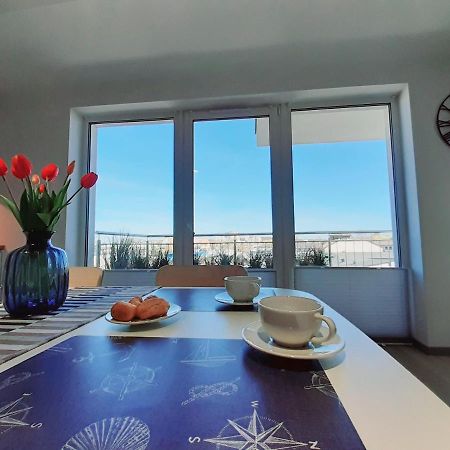 Apartament Kapitanski Mostek 17A Z Widokiem Na Port I Latarnie Morska Oraz Garazem Apartment Kolobrzeg Exterior photo